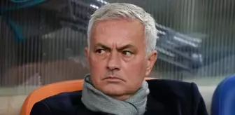 Atılan manşetleri görmeniz lazım! Bütün ülke Mourinho'yu konuşuyor