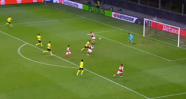 If this goal had not been disallowed, Fenerbahçe would have been eliminated