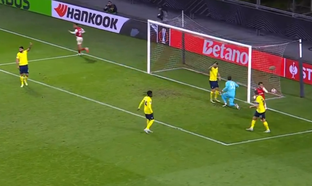 If this goal had not been disallowed, Fenerbahçe would have been eliminated