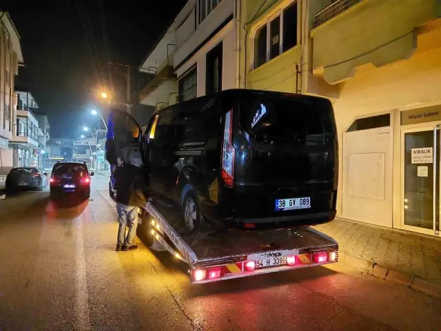 Akyazı's Flashing Light Vehicle Received a Fine of 276 Thousand TL for Parking