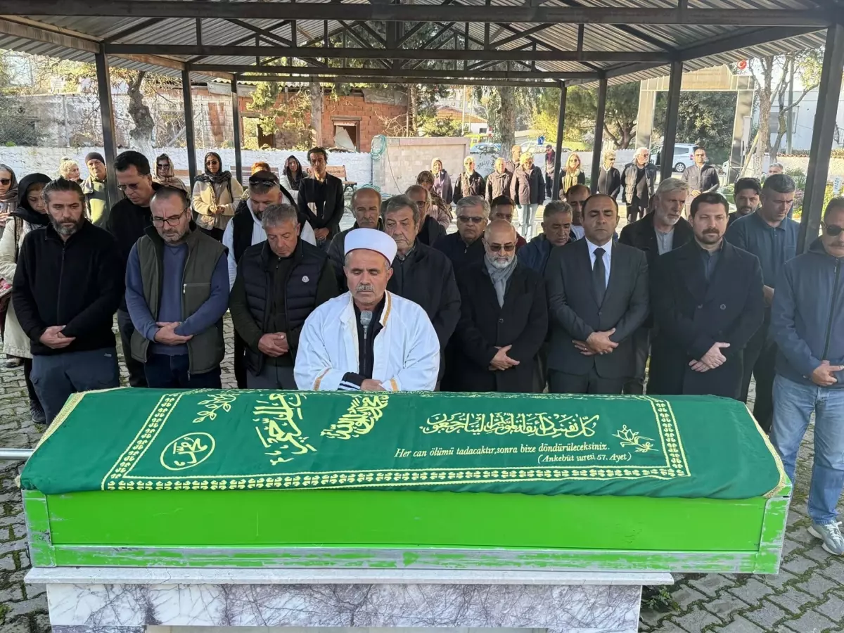 Ünlü oyuncu Sezai Altekin'e büyük ayıp! Cenaze törenine bir avuç insan katıldı