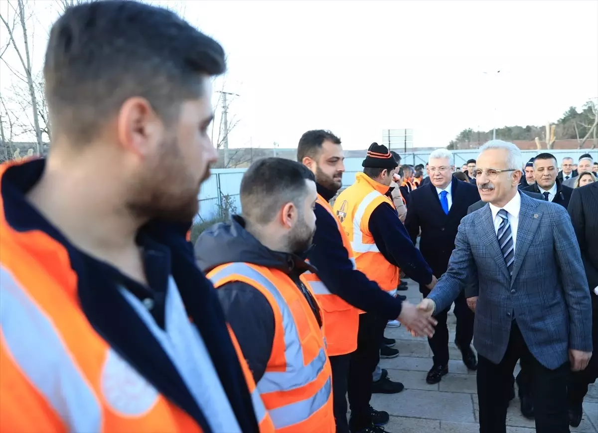 Bakan Uraloğlu, Dünyanın En Uzun Taş Köprüsü Restorasyon Çalışmalarını İnceledi