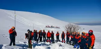 Van'da Çığ Riskine Karşı Eğitimler Devam Ediyor