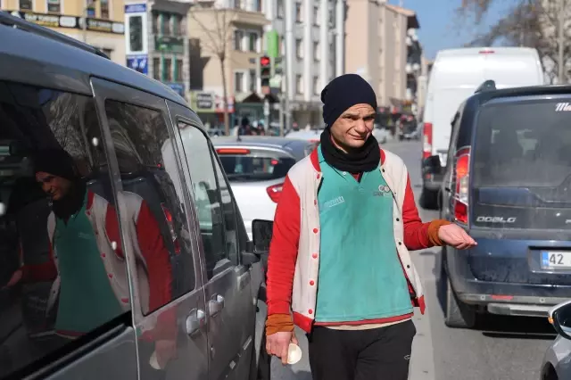 Surprising words from a man begging in Konya: I do my job with love