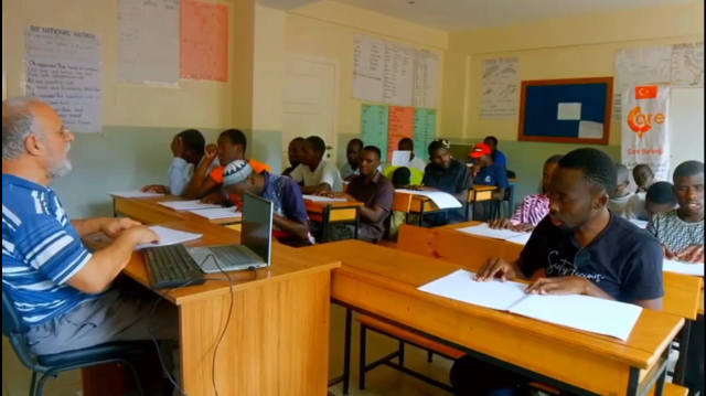 Uganda'da gönülleri ısıtan proje! Görme engellilere Kur'an-ı Kerim öğrettiler