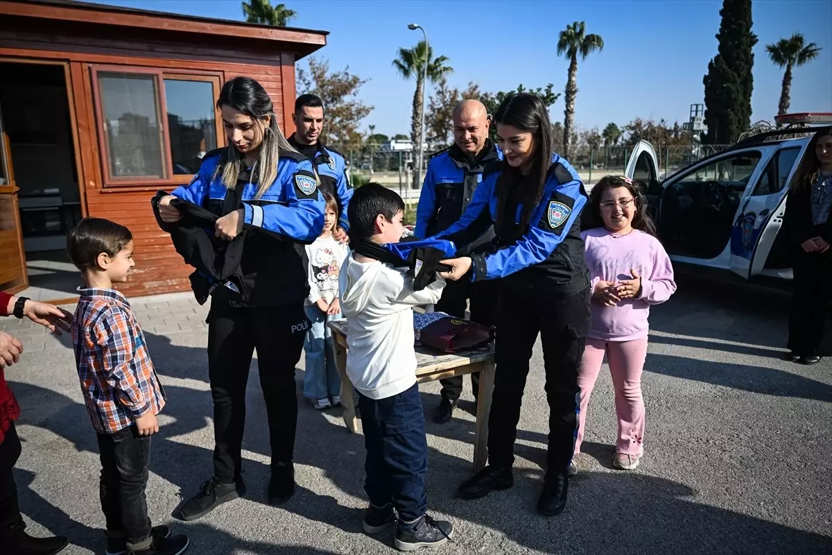 İlkokul Öğrencileri Atlı Polislerle Buluştu