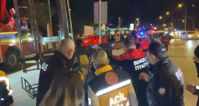 Denizli'de 7 katlı apartmanda yangın! Mahsur kalanlar var