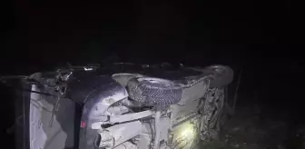 Düzce'de Hafif Ticari Araç Şarampole Devrildi: 5 Yaralı