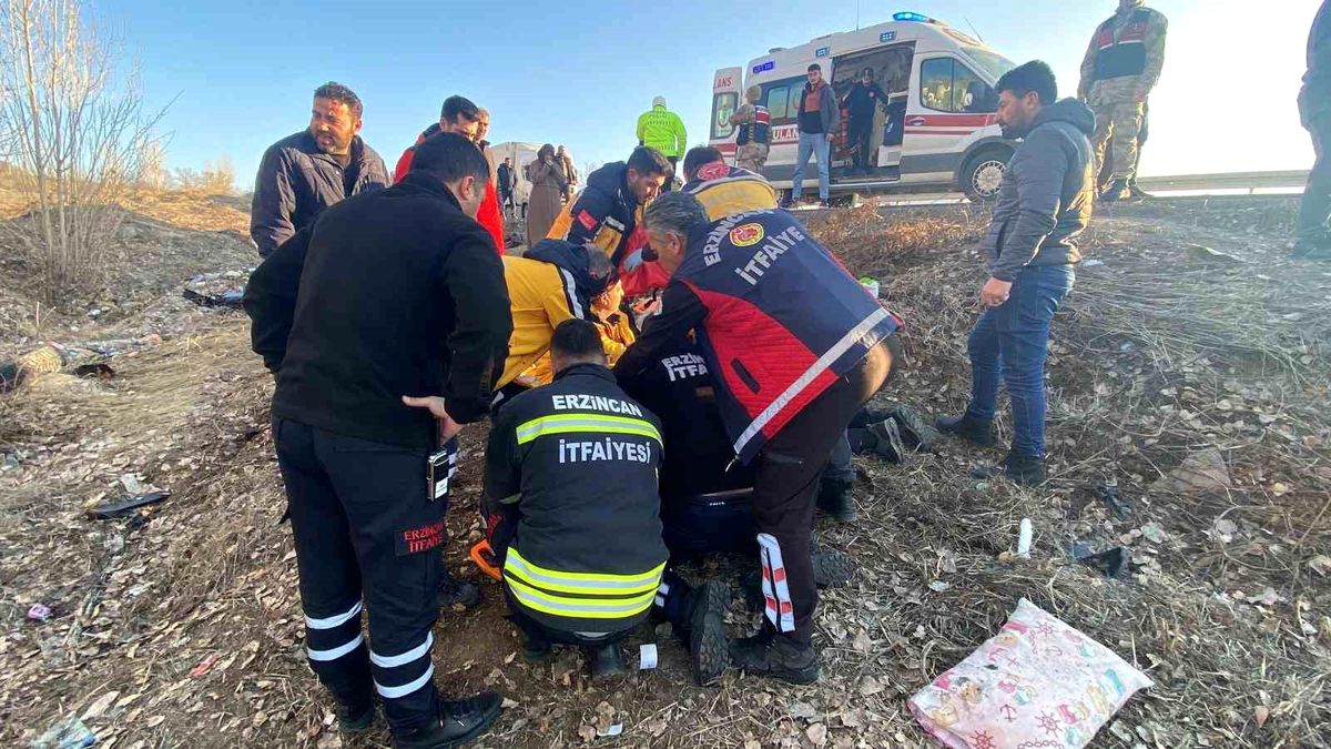 Erzincan-Erzurum Kara Yolunda Feci Kaza: 4 Yaralı