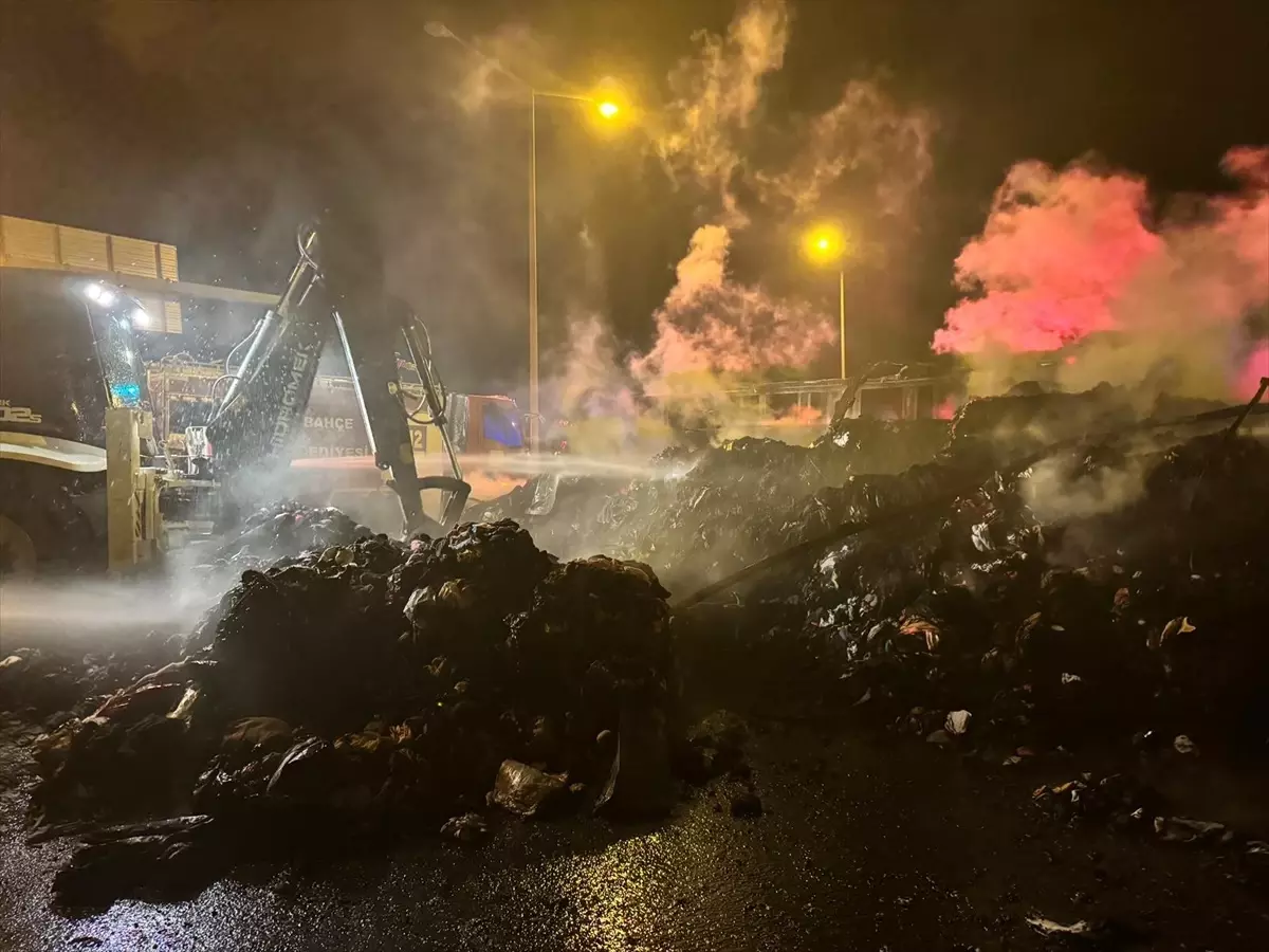 TAG Otoyolu Gaziantep geçişindeki zincirleme kazada TIR ve otomobil yandı: 1 ölü, 19 yaralı