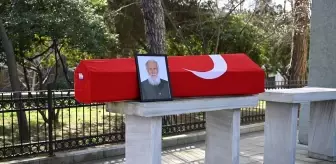Kaligrafi Sanatçısı Etem Çalışkan Son Yolculuğuna Uğurlandı