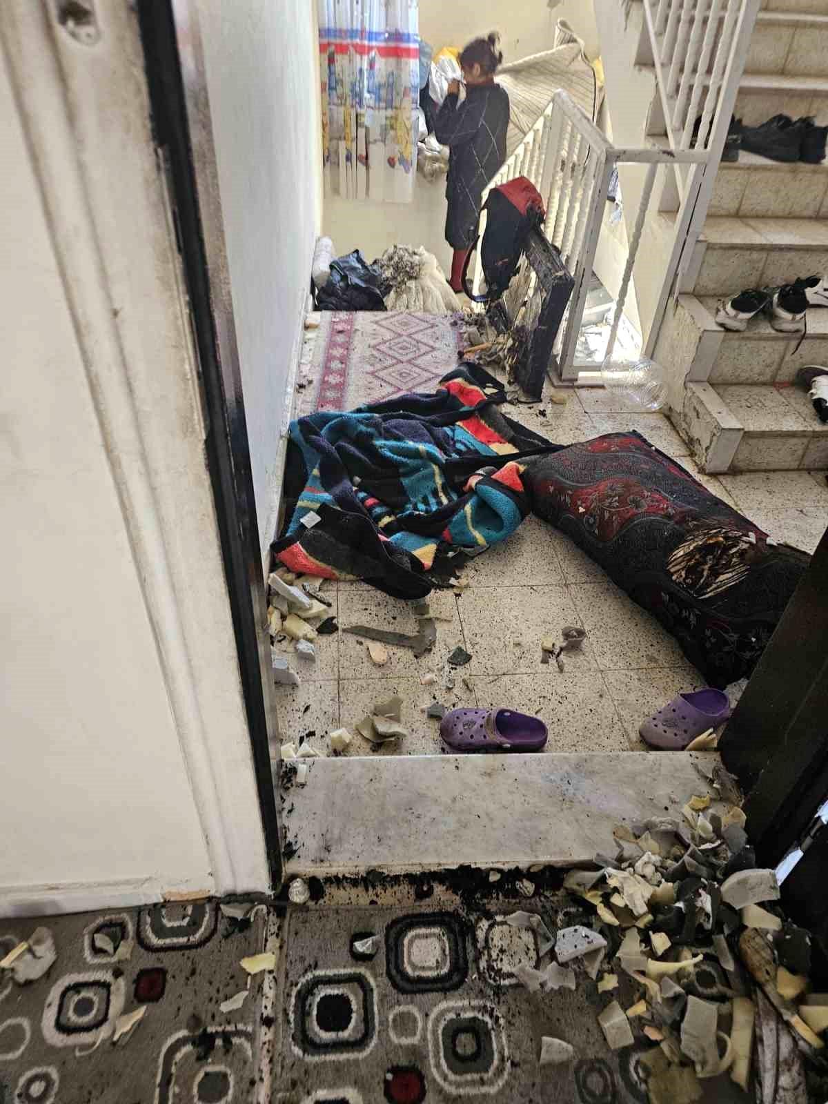 Nusaybin'de Ev Yangını: 9 Kişi Dumandan Etkilendi