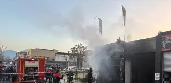 Denizli'de Oto Aksesuar Dükkanı Yangında Kullanılamaz Hale Geldi
