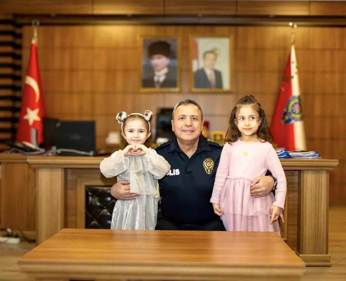 Minik Öğrencilerden Emniyet Müdürüne Ziyaret