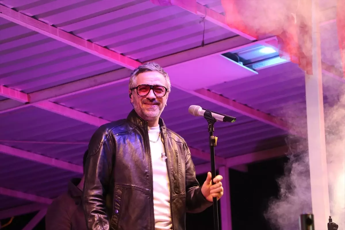 Resul Dindar Tekirdağ'da Hamsi ve Mıhlama Festivali'nde Sahne Aldı