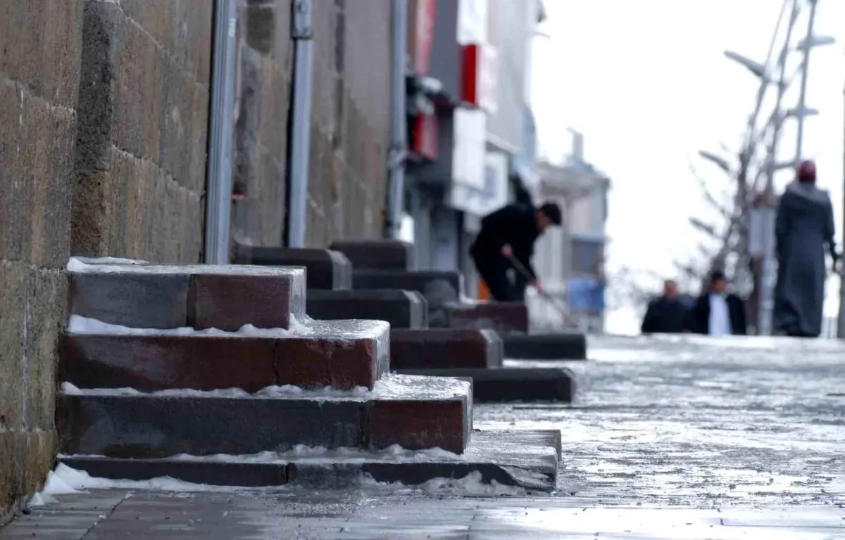 Meteorolojiden Soğuk Havalar İçin Uyarı: Erzurum'da Sıcaklık -30,6 Derece