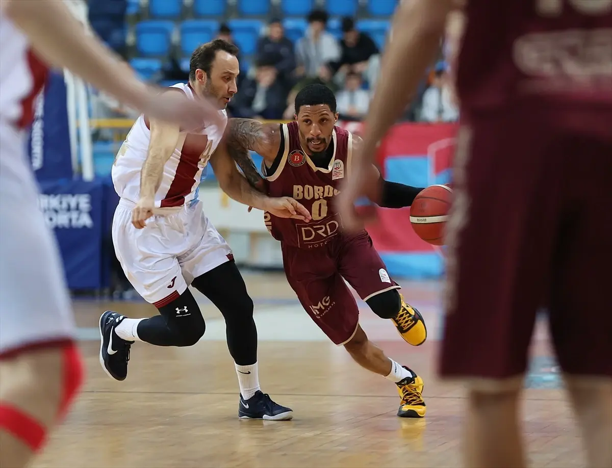 Trabzonspor, Bandırma Bordo Basketbol'u Farklı Geçti