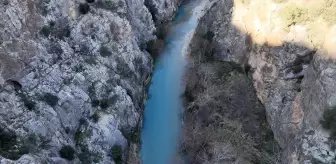 Göksu Nehri'nin Turkuaz Güzelliği Kış Aylarında da Göz Kamaştırıyor