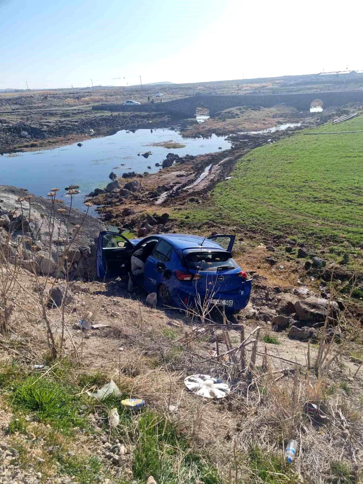 Diyarbakır'da Otomobil Kazasında 2 Yaralı