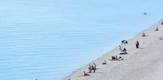 Antalya Sahillerinde Yoğunluk Devam Ediyor