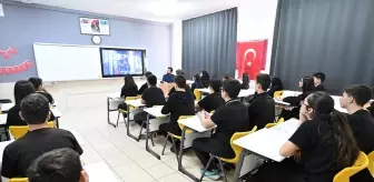 Öğrenciler 'Ufkun Ötesinde' Belgeselini İzleyerek Uzaya Yolculuk Yaptı