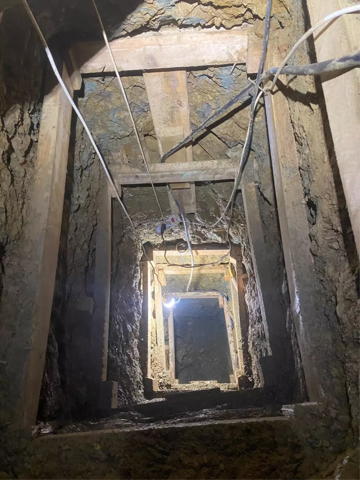 Tosya'da İzinsiz Kazı Yapan 6 Kişi Gözaltına Alındı