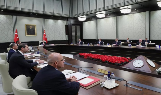 Kabine Toplantısı'nda ne konuşulacak, saat kaçta? 2025 asgari ücret ara zam yapılacak mı?