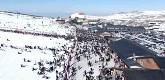 Erciyes Kayak Merkezi'nde Sömestir Yoğunluğu: 350 Bin Ziyaretçi