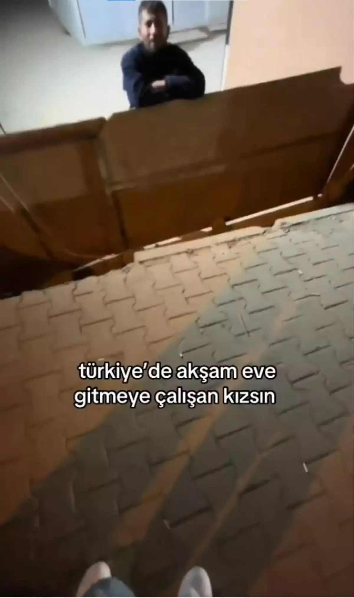 Yaşadığı dehşete bu notu düştü: Akşam eve gitmeye çalışan kızsın