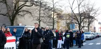 CDU/CSU Başbakan Adayı Merz, Köln'de Protesto Edildi