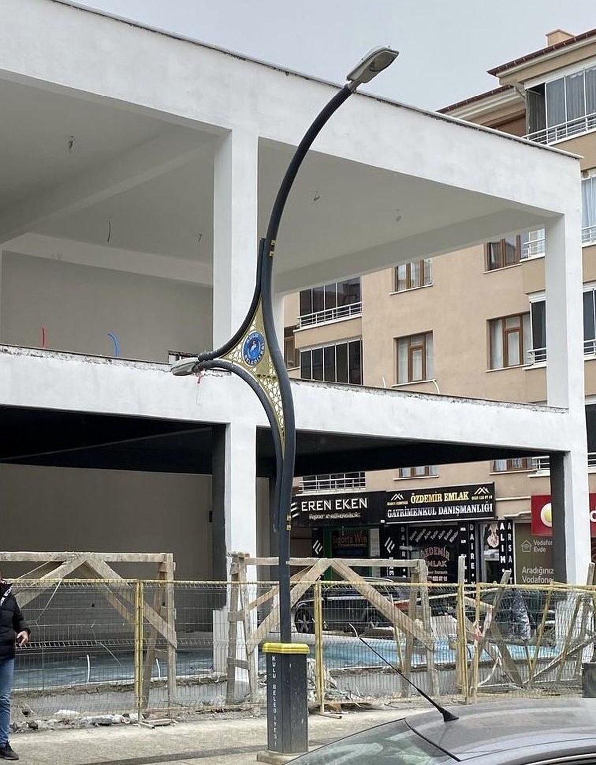 Konya'nın Kulu ilçesinde boya ustası inşaatta düşerek yaralandı