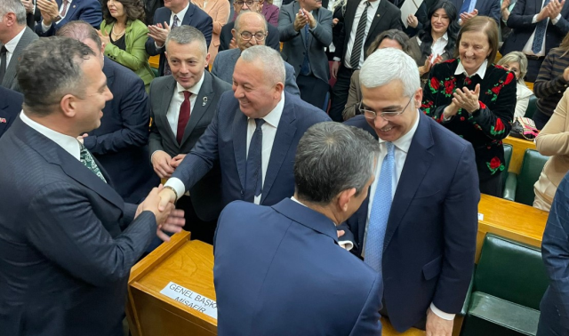 Cemal Enginyurt CHP'ye mi katıldı? Cemal Enginyurt hangi partiden?