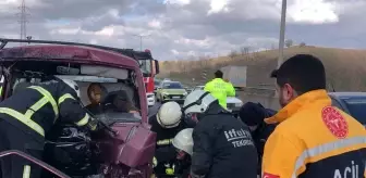 Tekirdağ Çorlu'da Kaza: Sıkışan Sürücü İtfaiye Ekipleri Tarafından Kurtarıldı