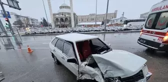 Aksaray'da Trafik Kazası: 4 Yaralı