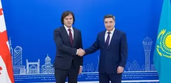 Kazakistan ve Gürcistan Başbakanları'dan Taşımacılık ve Ekonomi Üzerine Görüşme