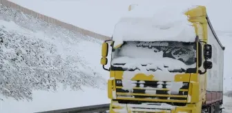 Erzincan'da Kar Yağışı Ulaşımı Olumsuz Etkiledi