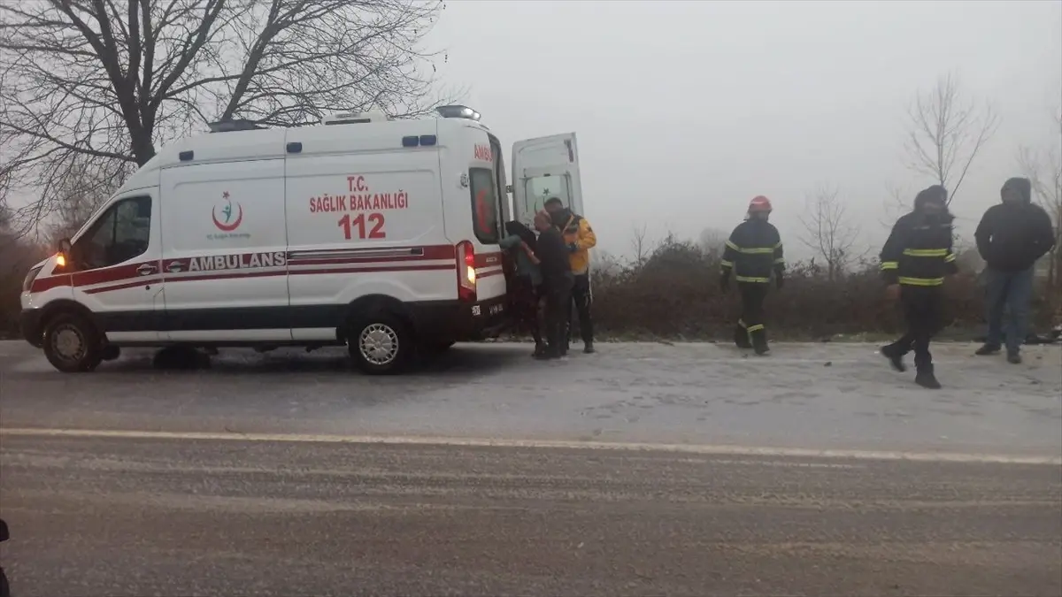 Kandıra'da Trafik Kazası: 7 Yaralı