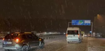 İstanbul'da Etkili Kar Yağışı Devam Ediyor