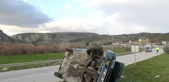 Manisa Kula'da Takla Atan Otomobilde 3 Yaralı