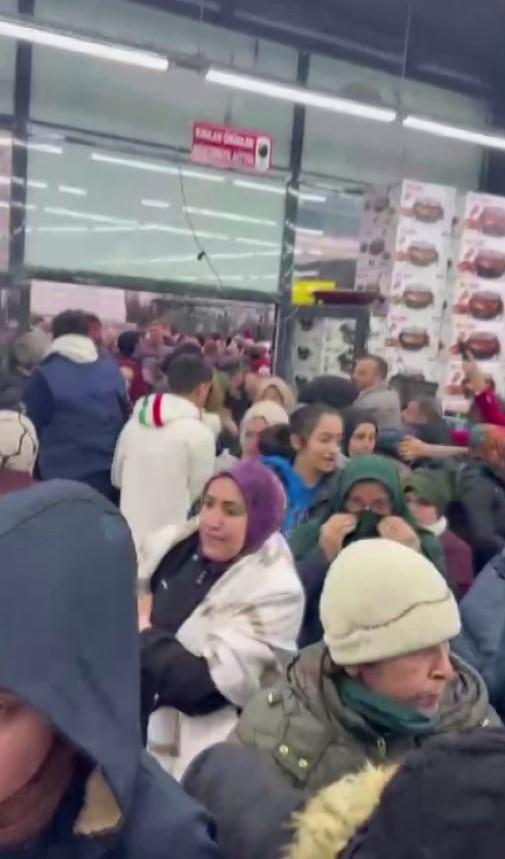 The 100 Lira Campaign in Sancaktepe Caused a Stampede