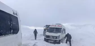 Van'da Kar ve Tipi Nedeniyle Mahsur Kalan Öğrenciler Kurtarıldı