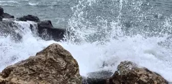 Amasra'da Şiddetli Rüzgar ve Yüksek Dalgalar