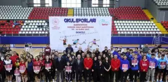 Denizli'de Badminton Gençler Grup Şampiyonası Yapıldı