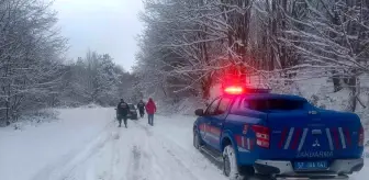 Sinop'ta Kar Nedeniyle Mahsur Kalan Vatandaşlar Jandarma Tarafından Kurtarıldı