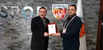 Kayseri Valisi Gökmen Çiçek'e Özel Plaket Takdim Edildi