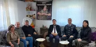 Jandarma ekipleri şehit ailelerini yalnız bırakmıyor