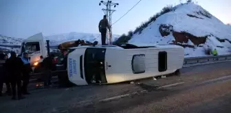 Malatya'da Minibüs Devrildi: 11 Yaralı