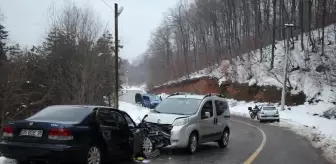 Sakarya'da Trafik Kazası: 5 Yaralı