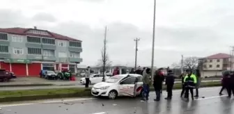 Sakarya'da Tır ve Sürücü Kursu Aracı Çarpıştı: 4 Yaralı