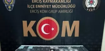 Van'da Gümrük Kaçağı 94 Cep Telefonu Ele Geçirildi